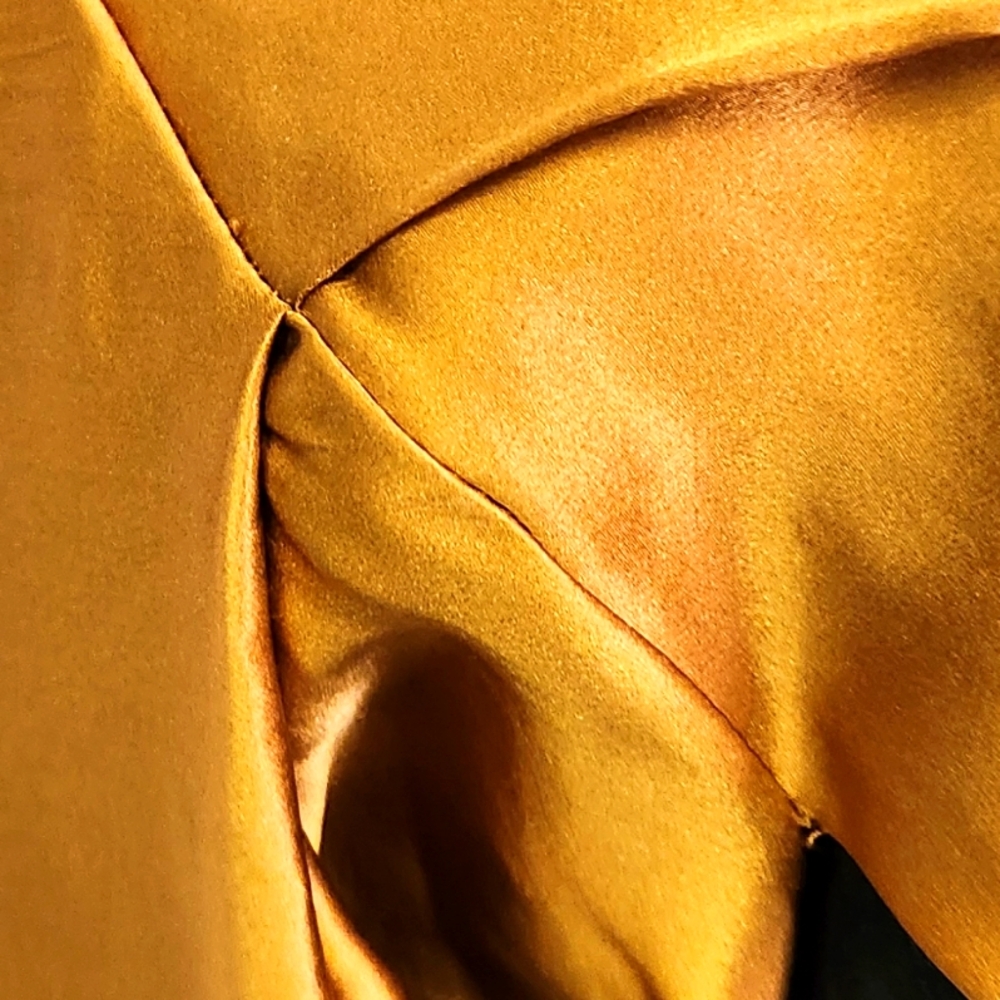 ✨️Amanda Uprichard Antique Bronze Blouse 100% Silk Mannequin Worn Only✨️ - Picture 10 of 16